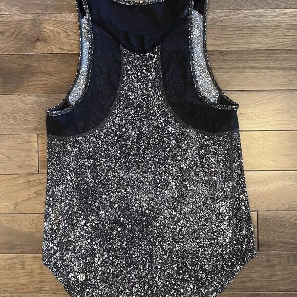 Women's LULULEMON Black White Activewear Tank Top Size 2-4 - Picture 4 of 5